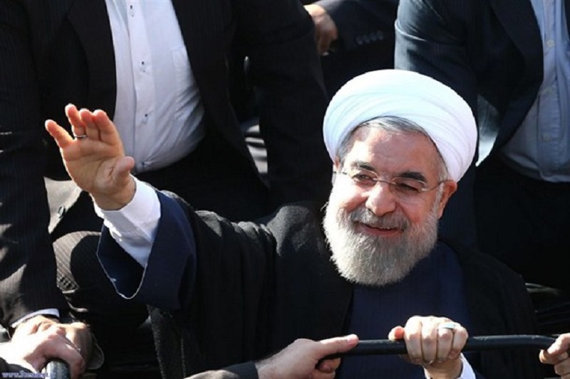 حضور دانش آموزان در هوای آلوده شهرری صرفا جهت استقبال از رئیس جمهور/آمارهای عجیب و غریب رییس جمهور+ حاشیه هاحضور دانش آموزان در هوای آلوده شهرری صرفا جهت استقبال از رئیس جمهور/آمارهای عجیب و غریب رییس
