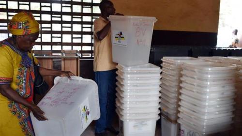 People in Central African Republic vote in presidential, legislative polls 