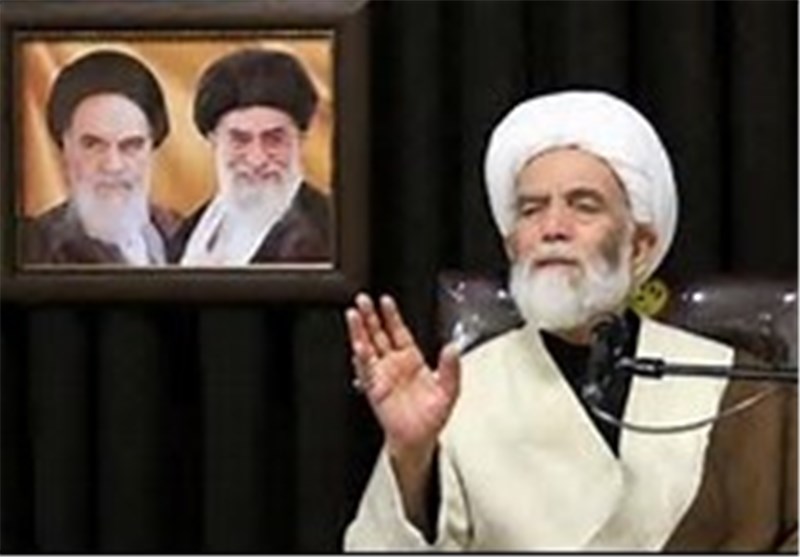 روحانیون نفوذ دشمن را گوشزد کنند 