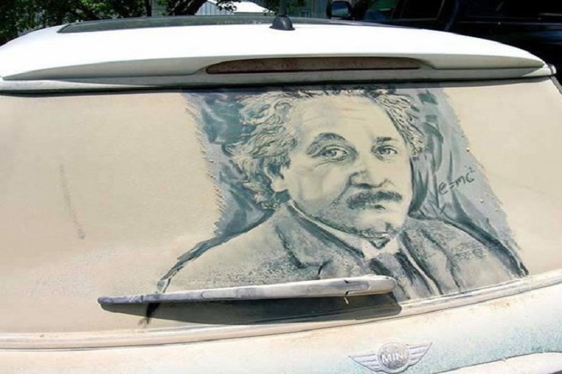 عکس: هنرنمایی روی ماشین‌های کثیف 
