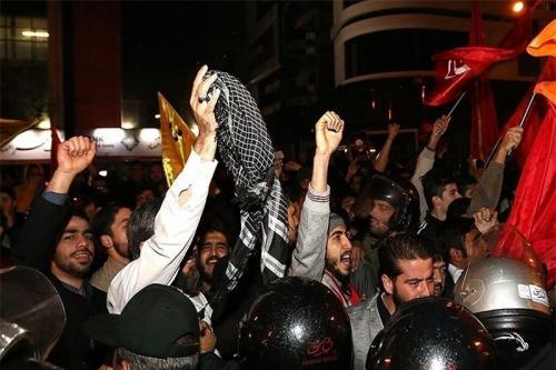  تجمع مردم و دانشجویان علیه آل سعود در میدان امام حسین(ع) تهران آغاز شد