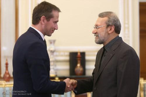 Larijani meets Danish FM 
