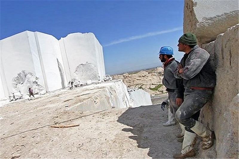 رکود دامنِ سنگبری‌های فارس را هم گرفت/ ۲۰۰ سنگبری تعطیل و ۲۰۰۰ کارگر بیکار شدند