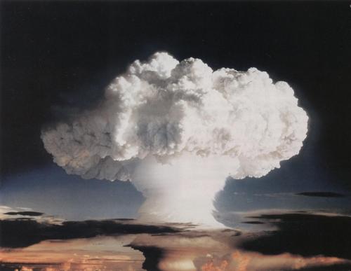 بمب هیدروژنی؛ ابر سلاحی که دنیا را پس از 18 سال لرزاند +عکس