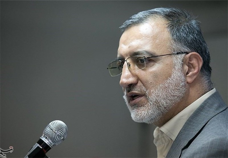 بار انقلاب بر زمین نمی‌ماند/ جوانان بار انقلاب را از دوش افراد خسته و منحرف برمی‌دارند 