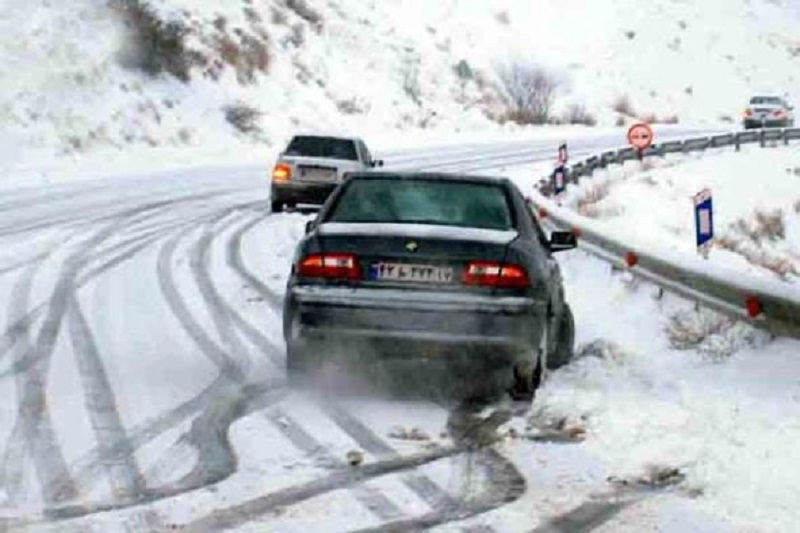 وضعیت ترافیکی جاده های کشور/ ۴ محور همچنان مسدود است