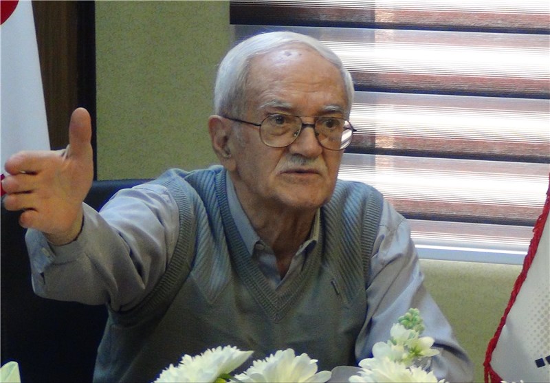 قراردادهای جدید نفتی ما را به دوران پهلوی می‌برد/ مسئولان اقتصادی تهاجم اقتصادی را درک نمی‌کنند