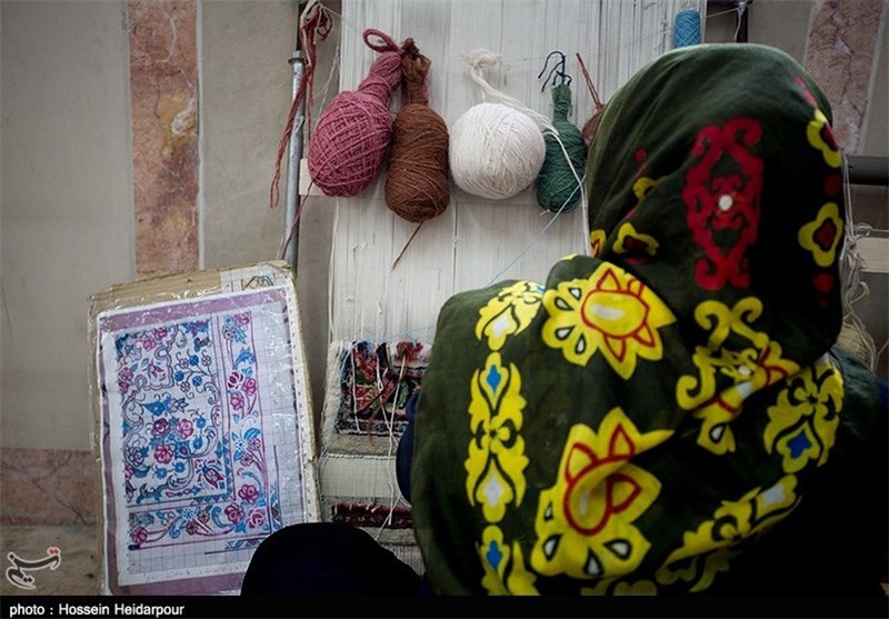 کارگاه‌های دومین قطب تولید فرش ابریشم کشور در آستانه تعطیلی /بیکاری ۱۵ هزار قالیباف مراغه‌ای 