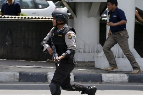 ۱۷ کشته حاصل انفجارهای تروریستی و تیراندازی‌های جاکارتا