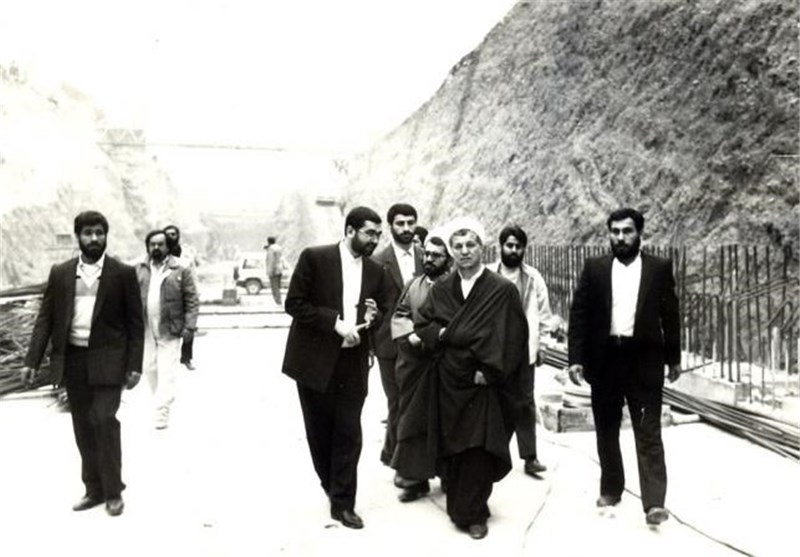 بازخوانی پاسخ اعتماد هاشمی رفسنجانی و ظریف به آمریکا/ هاشمی: وقتی آمریکاییها به وعدههایشان عمل نمیکردند، کار ناقص میماند