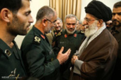 Leader receives IRGC naval forces 