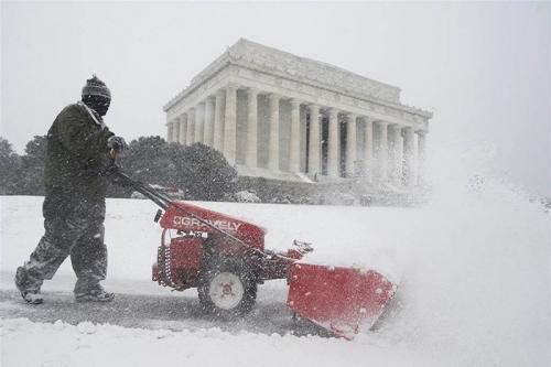  برف و کولاک کنگره آمریکا را به تعطیلات فرستاد