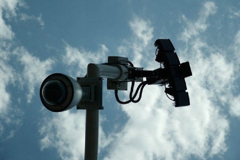 نصب دوربین‌های ثبت تخلف و المان‌های ترافیکی در بزرگراه آزادگان