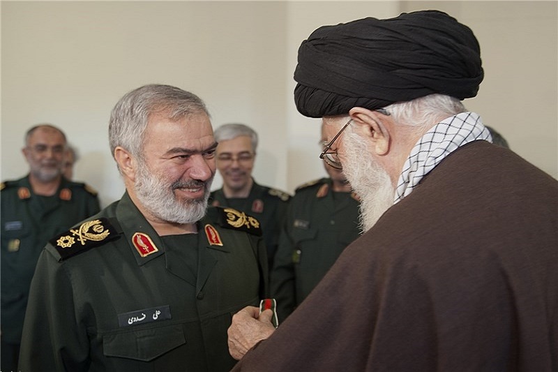 فرمانده معظم کل قوا «نشان فتح» به فرماندهان نیروی دریایی سپاه اعطا کردند