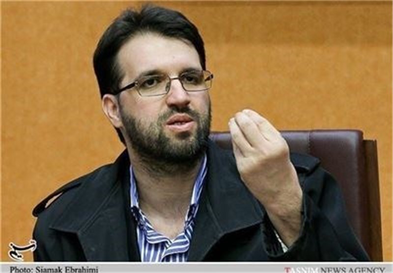 هاشمی مابین «اداره شدن موفق» و «اداره کردن ناموفق»/رفتار متناقض هاشمی با سید حسن و پدرش