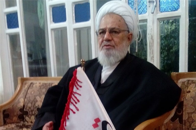  مردم مقابل فتنه‌گری ایستادگی می‌کنند/ آقای هاشمی باید با احتیاط حرف بزند