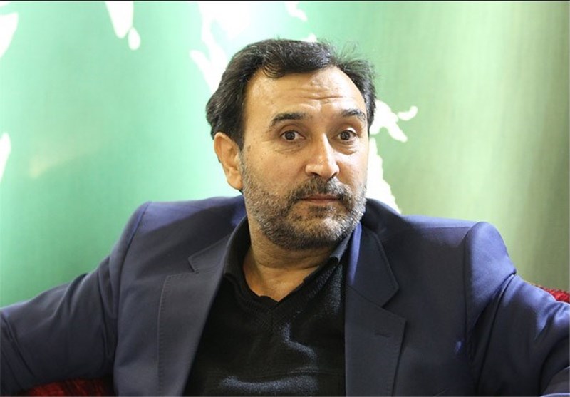لیست ائتلاف اصول‌گرایان متشکل از ولایت‌مداران است/ نگاه لاریجانی این است که خودش را حد وسط نگه دارد 