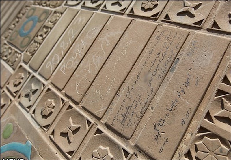 یادگاری نویسی، داغ بی‌فرهنگی بر میراث فرهنگی 
