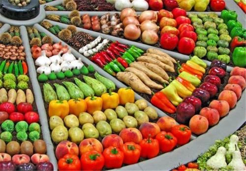 قاچاق ۲۰ هزار هکتار از باغات لیموترش را از بین برد/مشکل اساسی بازار میوه قاچاق است 