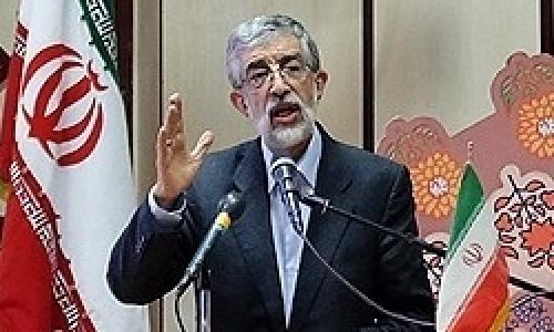 دلایل وضع تحریم‌ها توسط دشمن ساختگی است / دشمن در جنگ اقتصادی کوتاه نمی‌آید / دولت از صنایع داخلی حمایت کند