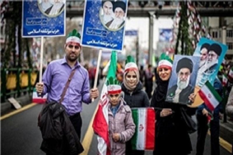 پیام راهپیمایان تهرانی به غربیها/ «تا آخر ایستادهایم»
