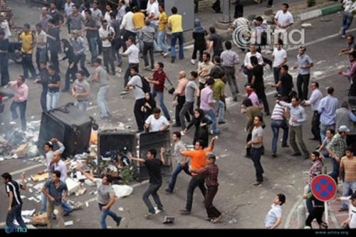 25 بهمن یادآور فراخوانی از روی لجاجت