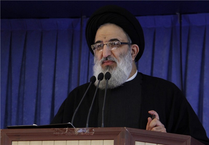 آیت‌الله حسینی‌همدانی: اثرات زیان‌بار قراردادهای نفتی دولت در سال‌های بعد آشکار می‌شود 