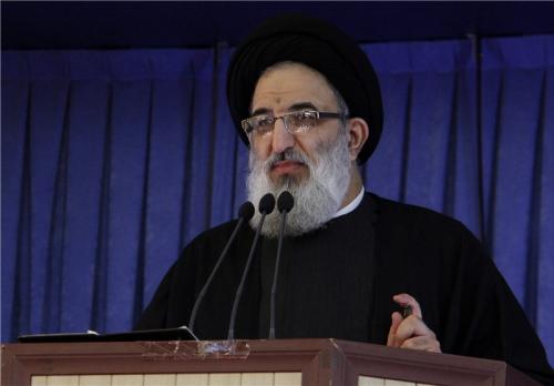 آیت‌الله حسینی‌همدانی: اثرات زیان‌بار قراردادهای نفتی دولت در سال‌های بعد آشکار می‌شود 