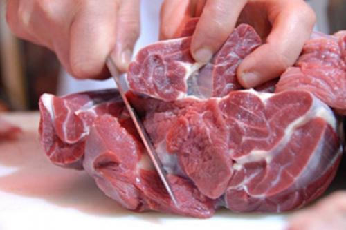 گوشت گران شد/سایه قاچاق بر قیمت گوشت