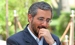 دشمن به دنبال تبدیل کردن انتخابات از حالت مردمی به نخبگانی است