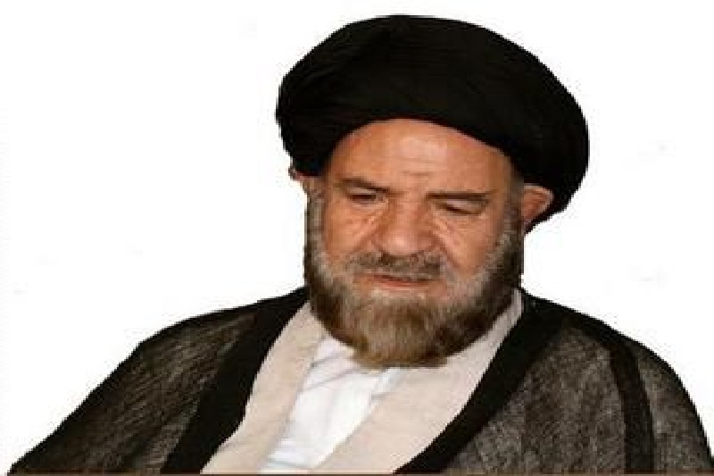 دندان کسی که علیه انقلاب حرف بزند می‌شکنم