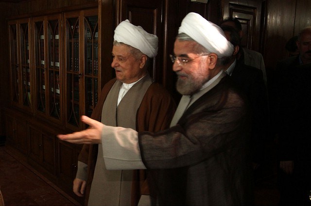 پیامدهای حمایت انگلیس از فهرست هاشمی؛ اعلام برائت اعضای فهرست/ چالش 3 درصدی هاشمی-روحانی
