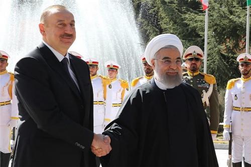 ایران و آذربایجان ۱۱ موافقت‌نامه و یادداشت تفاهم همکاری امضا کردند