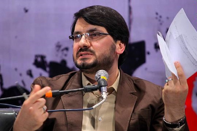 آخوند انگلیسی در پیشگاه مردم جایگاهی ندارد