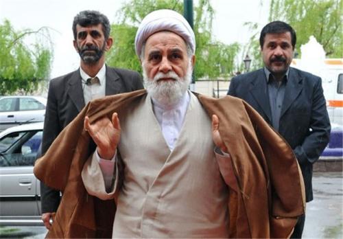 ناطق‌نوری رای خود را به صندوق انداخت
