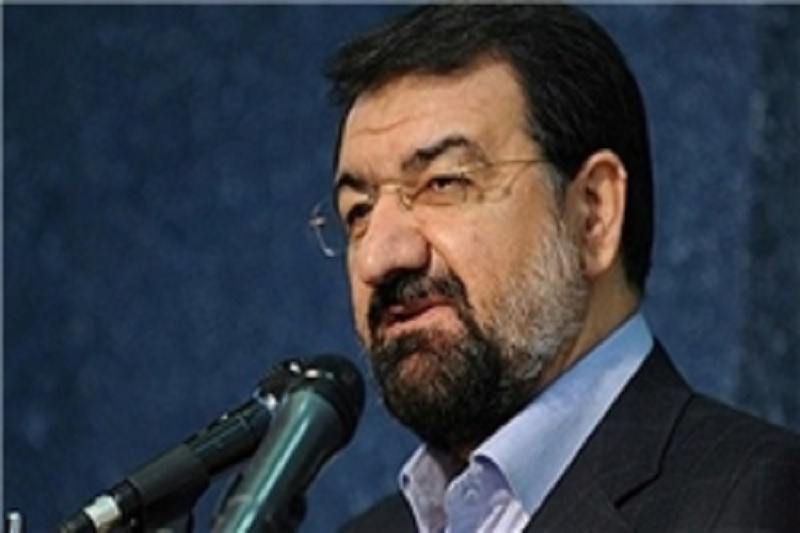 محسن رضایی در حسینیه ارشاد رأی خود را به صندوق انداخت