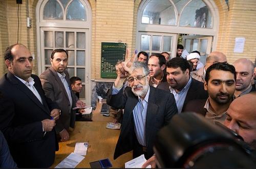 عکس:پنجمین دوره انتخابات خبرگان رهبری و دهمین دوره مجلس در مسجد لرزاده