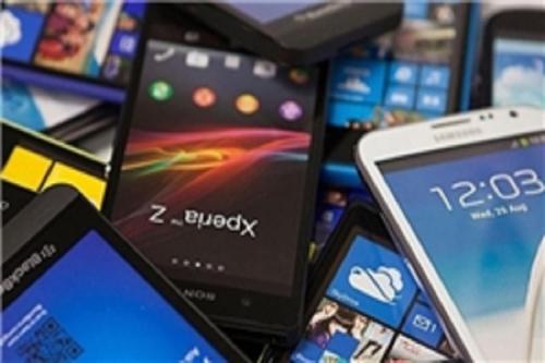 واردات رسمی گوشی موبایل محدود شد/ کوچک شدن ۳۰ درصدی بازار موبایل ایران
