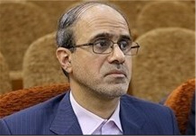 مسئولان کشور ادبیات خود را از ادبیات دشمن جدا کنند/میانه‌رو بودن از نظر دشمن، ننگ و ذلت است 