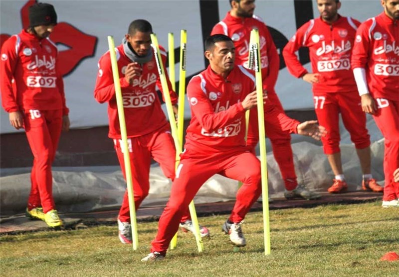 مدافع پرسپولیس در آستانه ممنو‌ع‌الخروج شدن/ برانکو ترمز تمرینات را کشید 
