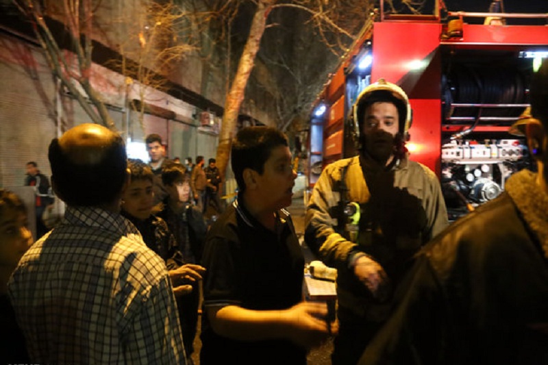 حریق در ساختمان نیمه کاره شمال شهر/شعله های آتش مهار شد