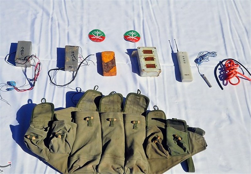 ادوات کشف شده از تروریست‌ها+تصاویر