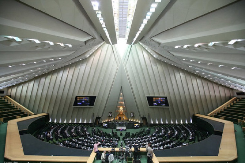 قرائت گزارش تحقیق و تفحص از استانداری‌های تهران و فارس در مجلس