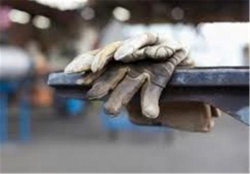 نگاه آدم آهنی داشتن به کارگر غلط است 