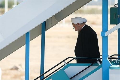 روحانی و جمعی از اعضای هیئت دولت عازم مشهد مقدس شدند