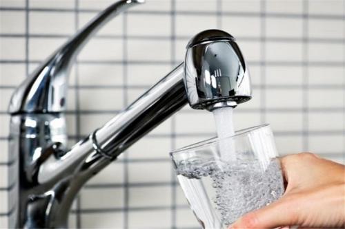 نوشیدن آب قند، سدیم وچربی‌های اشباع شده بدن را کاهش می‌دهد