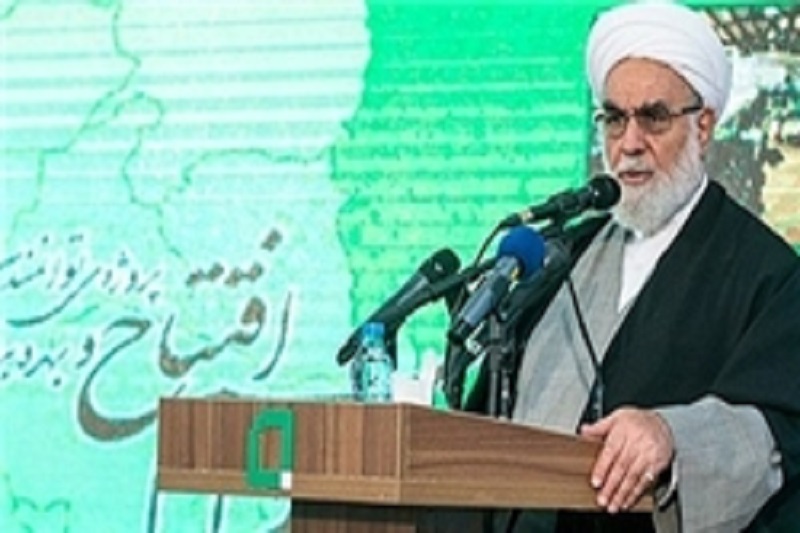 سرلوحه سخنان رهبری خطاب به تولیت آستان قدس رضوی خدمت به مستضعفان است/ لزوم همراهی مسئولان و سران قوا با تولیت جدید آستان قدس رضوی