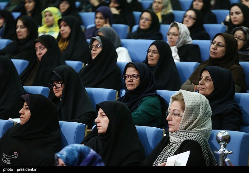 رشد ۲۹۰درصدی حضور زنان در فعالیت‌های اقتصادی/ اهتمامی به استفاده از ظرفیت زنان نیست 