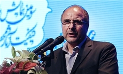 مسئولین به گونه‌ای رفتار نکنند که کارآمدی نظام زیر سئوال برود/دولت اقتصاد را اولویت کشور قرار دهد نه مباحث سیاسی