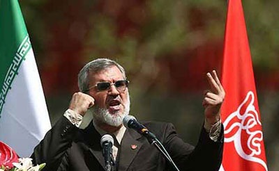 رویانیان پول هایش را از کجا می آورد؟